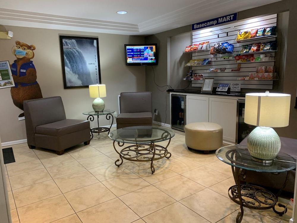 Travelodge & By Wyndham