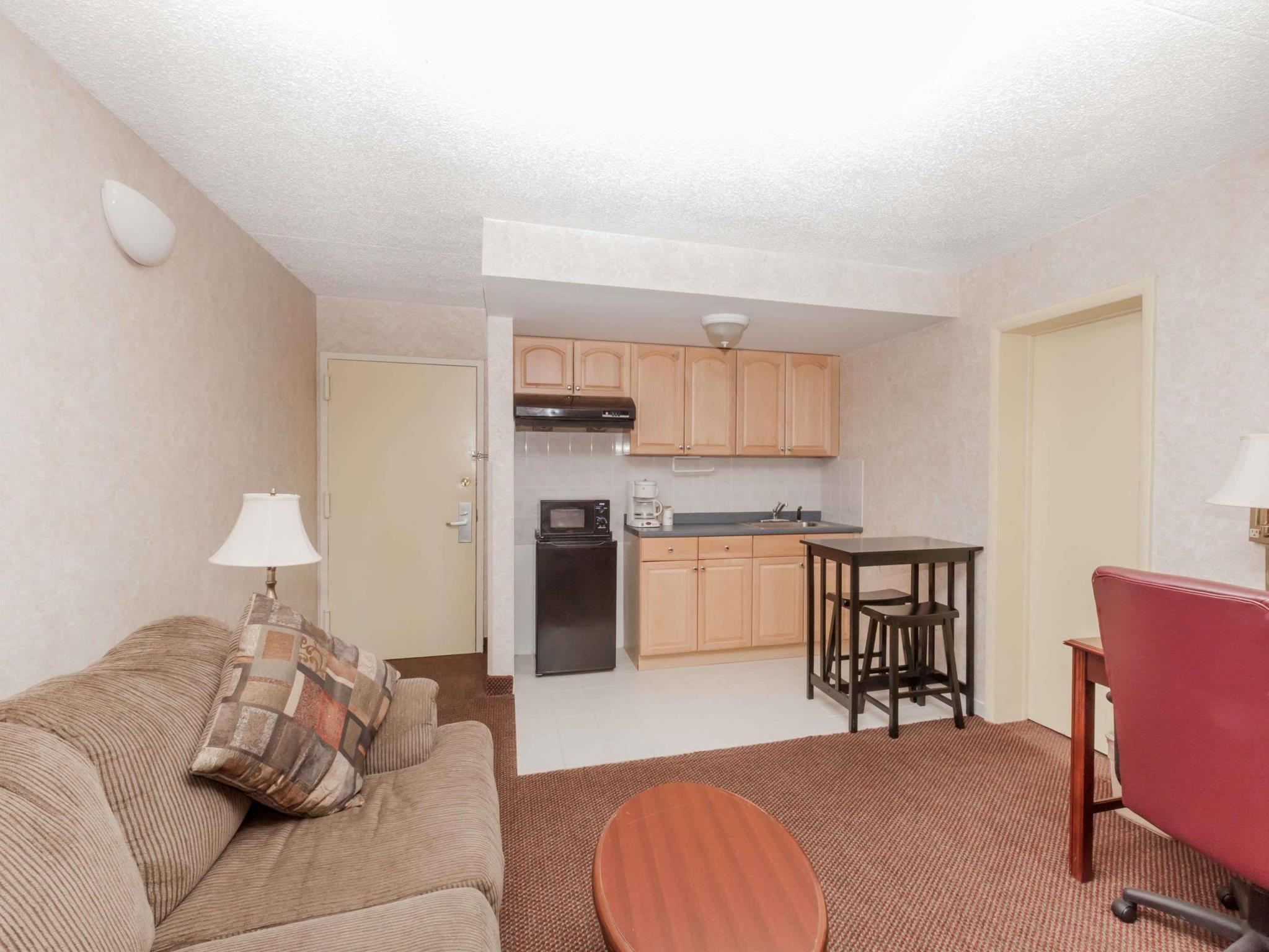Travelodge & By Wyndham Hotel *