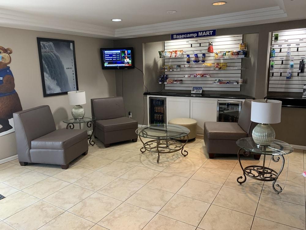 Travelodge & By Wyndham Hotel Albany